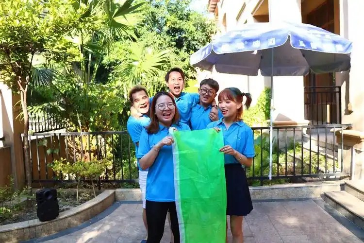 1队团队展示 口号一致 姿势势不可挡