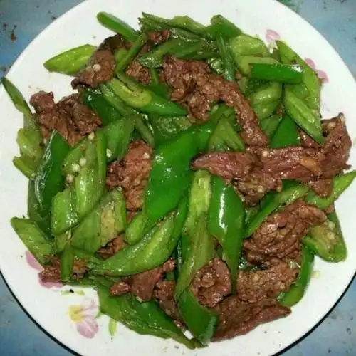 辣椒炒肉:是最具代表性的湘菜之一-其他花草_【三农电视网】农村养殖