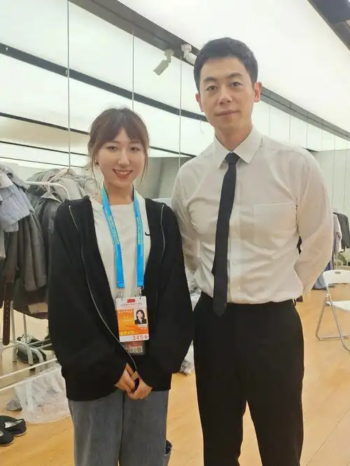 老师和朱亚文说有个化妆