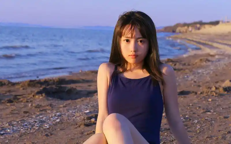 泳装女神甜美性感图片桌面壁纸