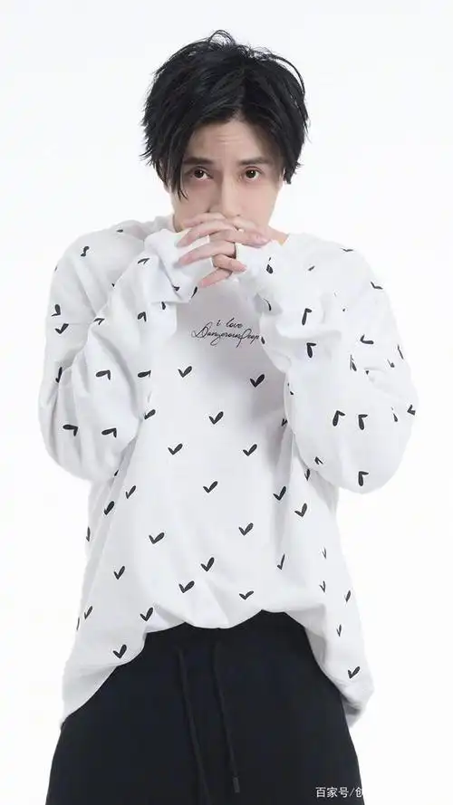 最帅男神"薛之谦",用音乐感动你的心灵!