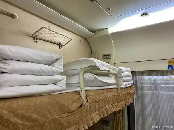 这种车厢主要出现在部分特快列车的顶级席位上,如z字头列车的高级软卧
