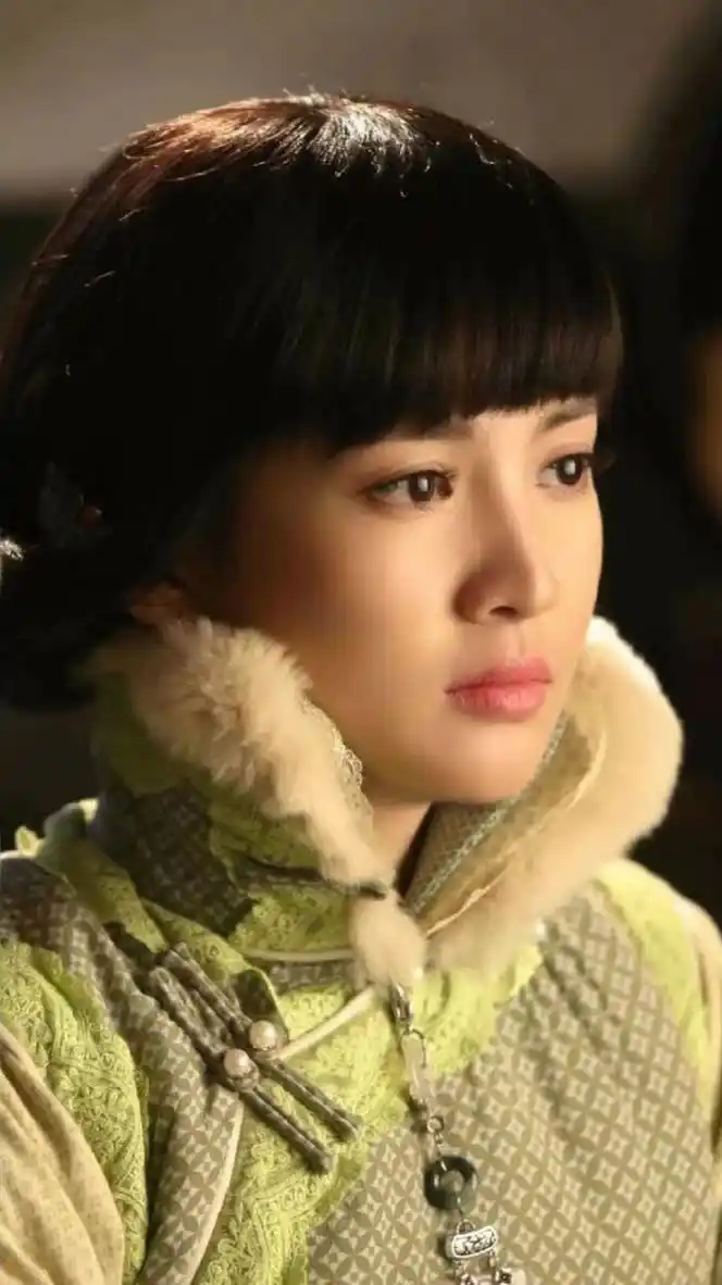 金晨19岁旧照曝光,究竟是整容还是天生丽质?