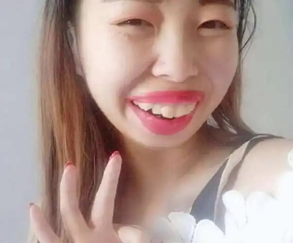 网红嘟嘟姐火了,生活中原来是这样的,网友:素颜最美!