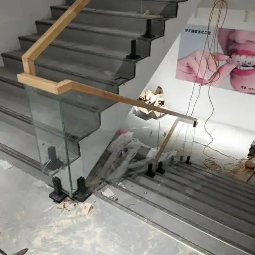 楼梯扶手实木卡槽楼梯玻璃护栏过道实木型别墅室内阁楼简约阳台漆