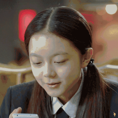 2015年的《小别离》,#赵今麦#饰演金琴琴,温柔漂亮,乖巧懂事,是个小学