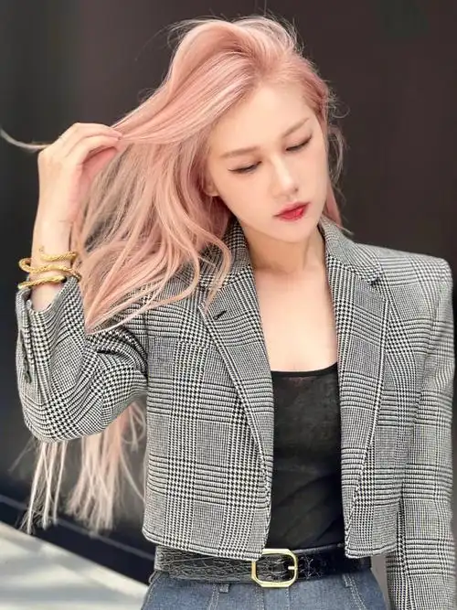 雾感粉金色又粉又金欲罢不能rose女团发色