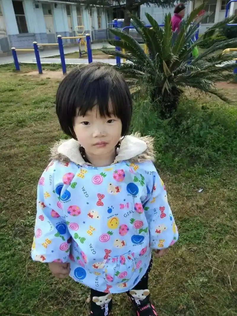 我三岁的照片 - 抖音