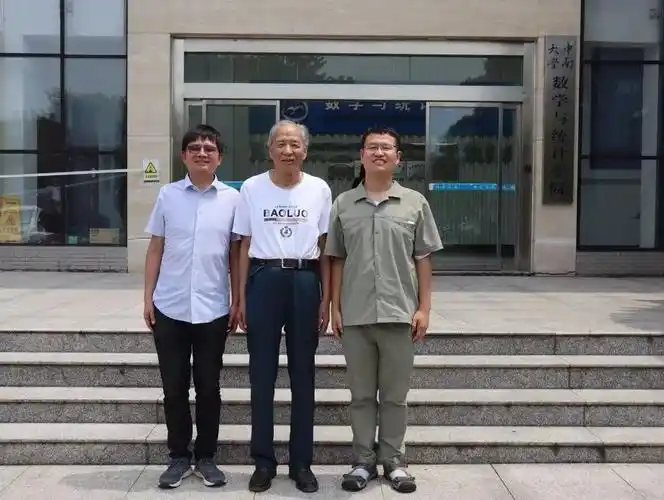 高考踩线进北大如今成为讲席教授