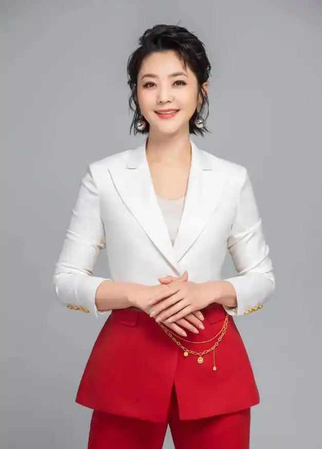 河北出身的8位央视主持人,其中就有4位主持过《新闻联播》