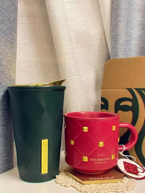 星巴克圣诞杯 909090#星巴克圣诞  #圣诞快乐  #星巴克新品杯子