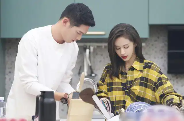 好事将近王子文吴永恩同游三亚女方曾借着游戏告白对方