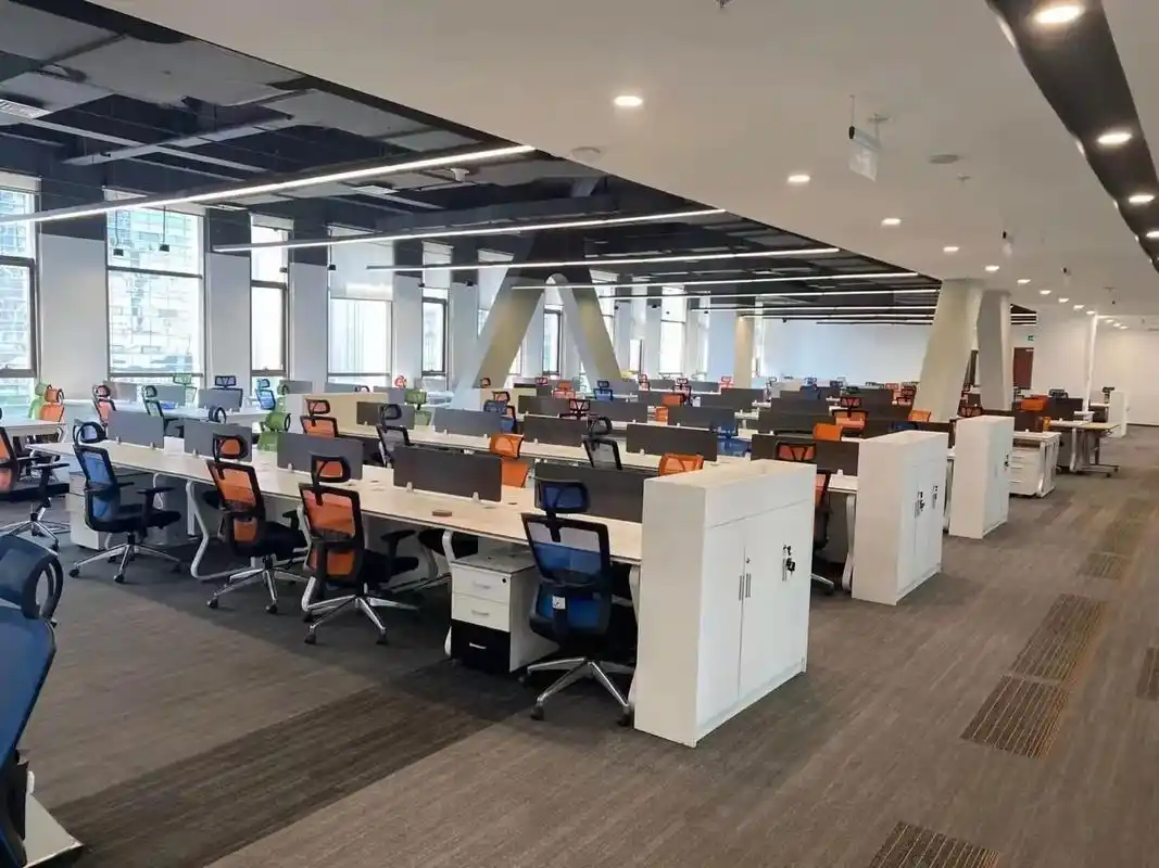 高新区大面积办公室 工位多 总部优选.与阿里巴巴中心,腾讯大 - 抖音