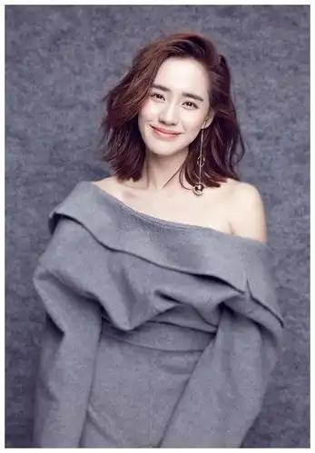 她是《夏洛特烦恼》的"国民校花"秋雅,身材火辣让人着迷