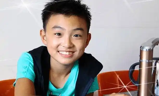 童星出道的郑伟,一边经营演绎事业,一边完成自己的学业_角色_作品