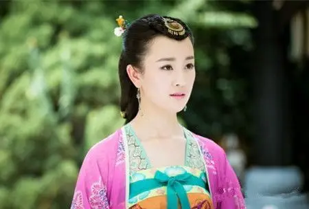 【图】张檬古装剧《古剑奇谭》剧照欣赏 痴恋乔振宇不离不弃