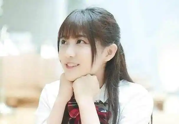 李艺彤自嘲22年单身达成 最后提示亮了