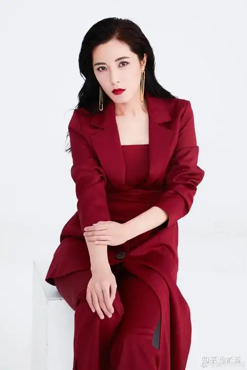 你认为国内最好看的女明星有谁