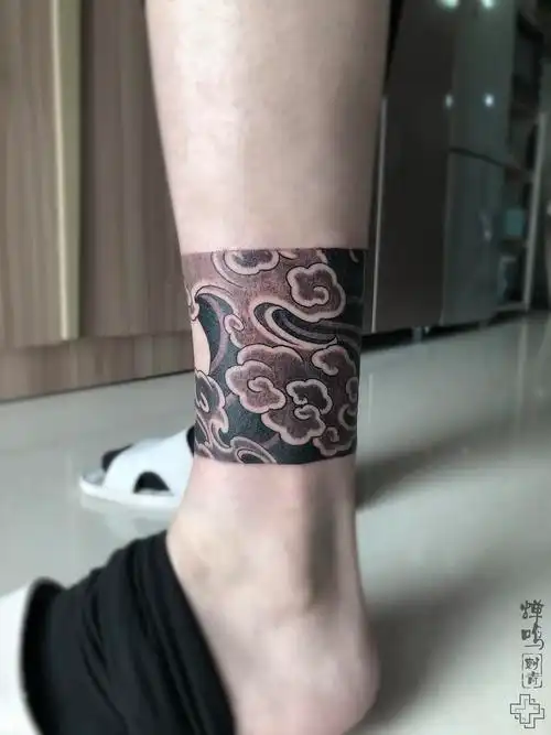 分享收藏闺蜜纹身两个school小图下七分袖两个小臂纹身恢复后太空汪两