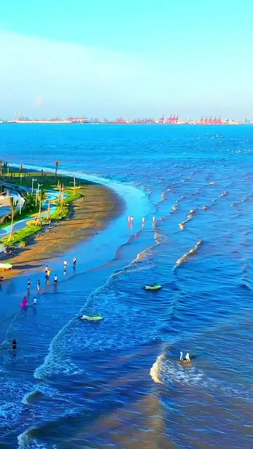 一定要带上喜欢的人来一次防城港白浪滩看海,因为美哭了有人帮你擦