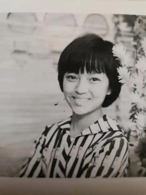 你知道妈妈年轻时的照片有多绝吗?