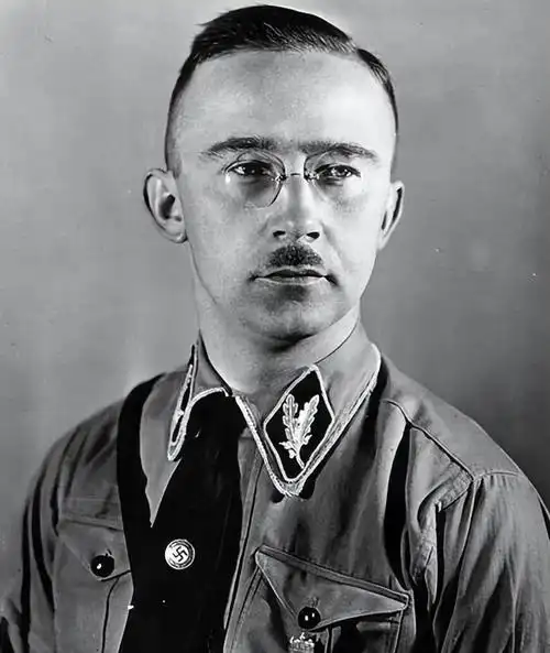 于是在德国二号人物希姆莱的授意下,纳粹军队计划在阿尔卑斯山筑建