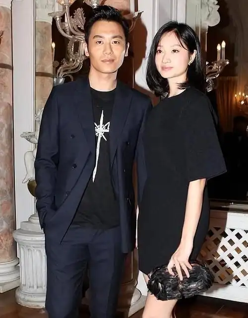 如今朱亚文跟沈佳妮结婚已经10年,朱亚文依旧深爱