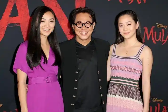 回顾李思父亲是李连杰母亲是黄秋燕我却流浪了整整15年