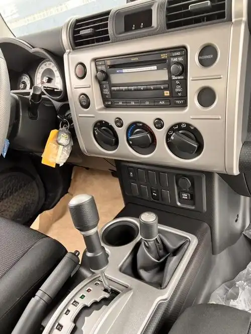 2023款丰田fj酷路泽沙漠王子60万起出售