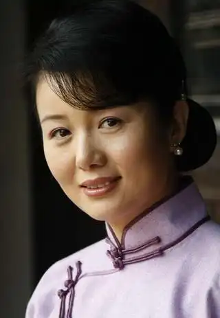 图集郑卫莉,出生于湖北省武汉市,毕业于湖北艺术学院,中国内地女演员.