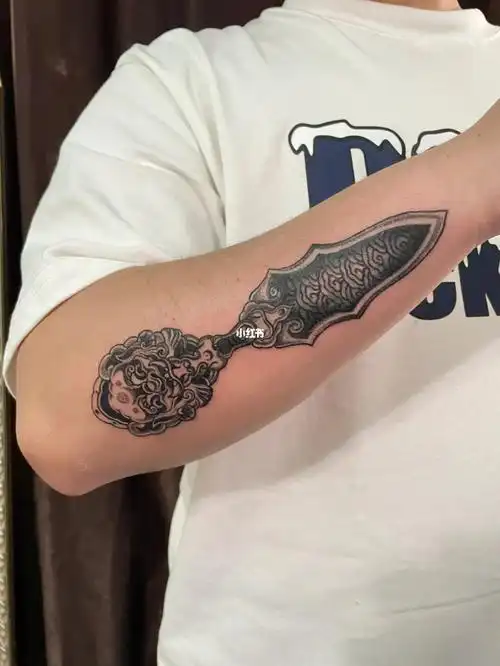 适合男生的纹身 小臂位置