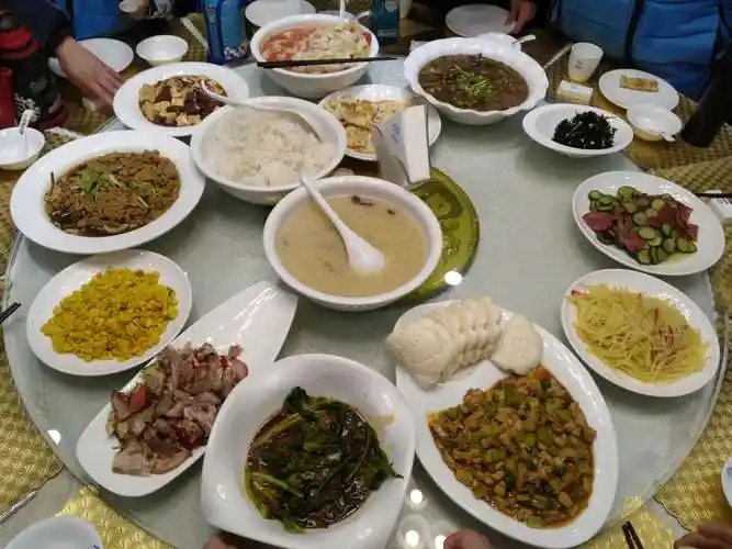 饭前必唱谢饭歌.懂得珍惜,学会感恩,感恩身边的人和事.