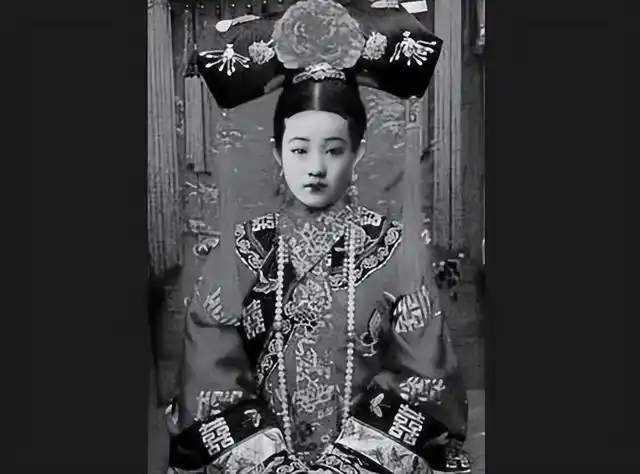 珍妃死后一年捞尸照片珍妃尸骨打捞全过程