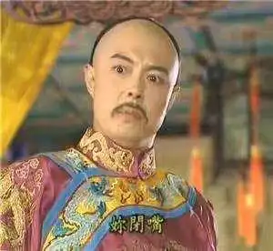 但在添加虚拟男友之前,她把头像改成了张铁林瞪眼的表情包,添加上对方