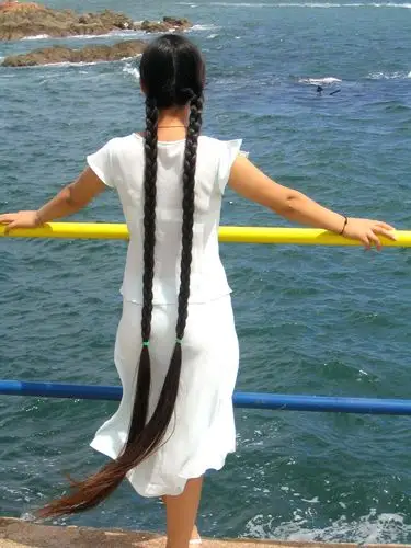 张瑾的大辫子会跳舞