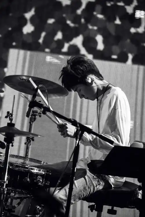 啊啊啊啊王源打架子鼓这段太野了吧!疯狂尖叫