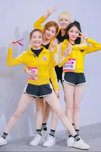 创造101女孩破茧成团全纪录!