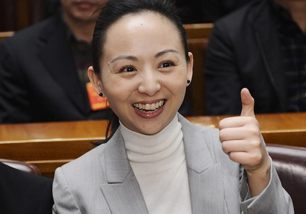 倾听两会的声音全国政协委员中国残疾人艺术团团长邰丽华美育就是养分