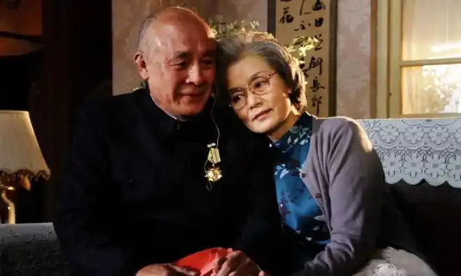 83岁老戏骨许还山经历坎坷笑对人生至今活跃在影视圈