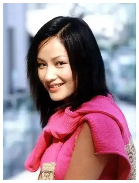 明星老照片,在讲相声的星爷和达叔,年轻时的瞿颖,张张引人回忆