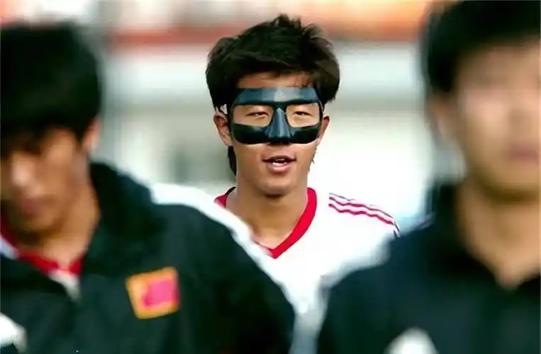 离婚之后,王媞没有经济来源,花钱习惯大手大脚的她