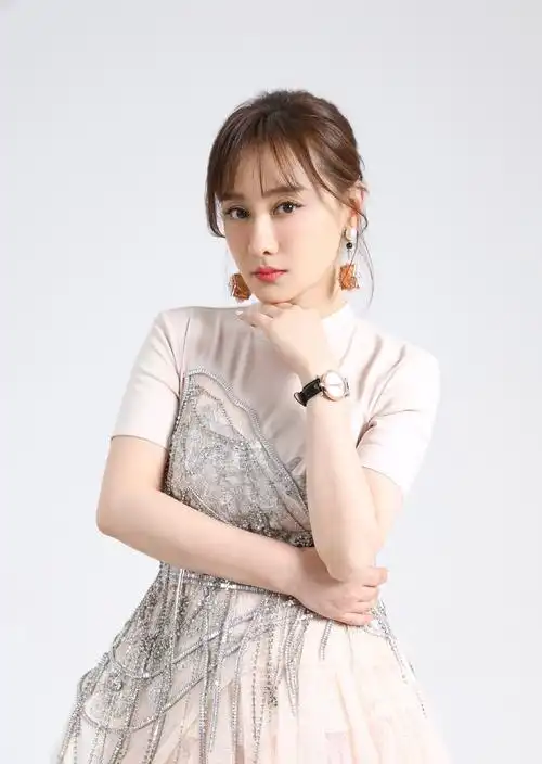 近期,我们经常从陈德容的社交平台上看到她拍摄的不少视频和照片,分享