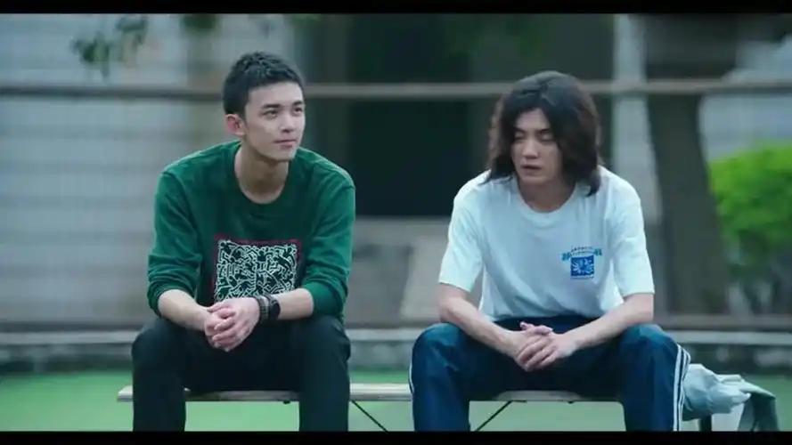 穿越火线:肖枫教路小北踢球