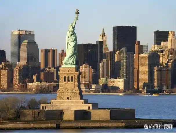 蜗居在纽约的中国穷人,男女混住毫无隐私,为何依旧不