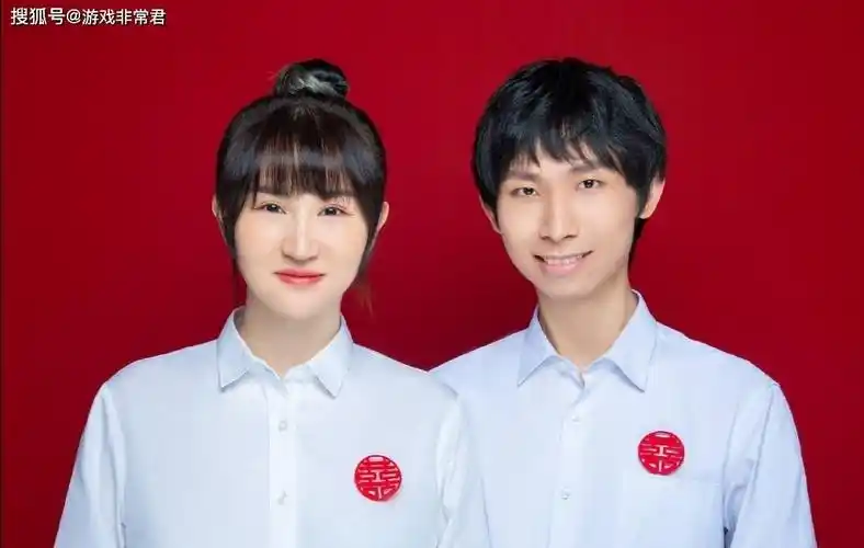 梦泪晒结婚证照,甜蜜程度羡煞旁人,月光:以后再也没有皮肤了