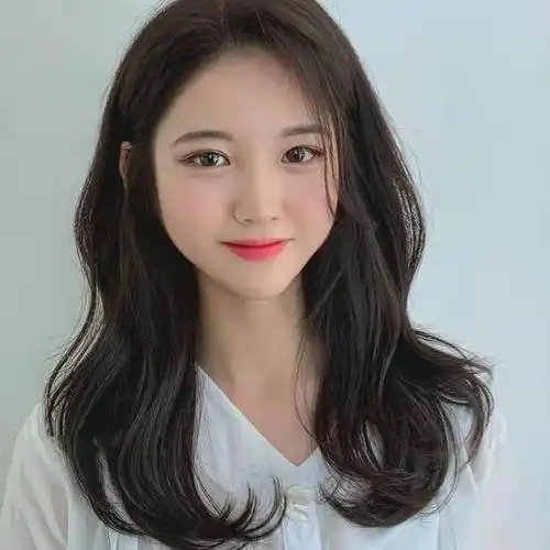 适合圆脸发量少的发型(适合圆脸发量少的发型图片)-天晟网