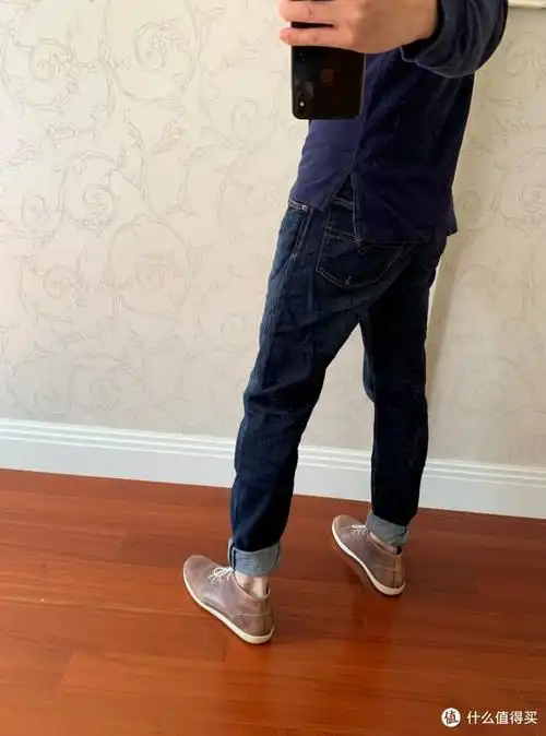 牛仔裤怎么穿才帅?教你10种卷裤脚方法,外加裤子推荐 - 知乎