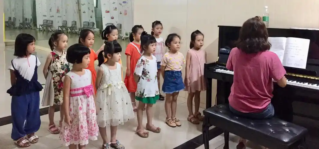 其它 少儿声乐班火热招生啦 写美篇  少儿声乐培训全方位发展,身心