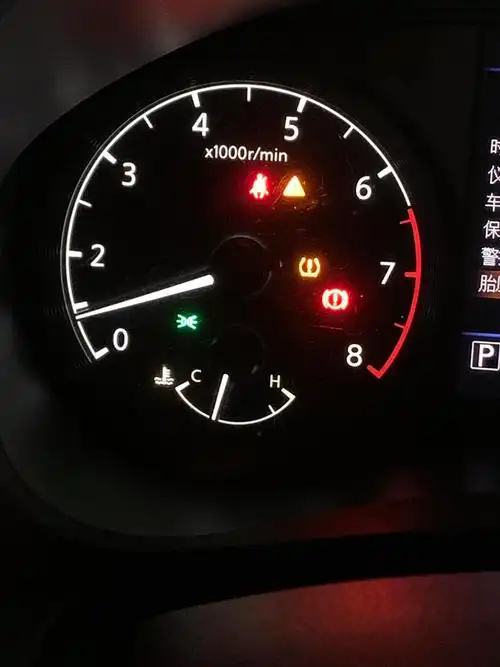 胎压故障灯亮起轮胎无问题