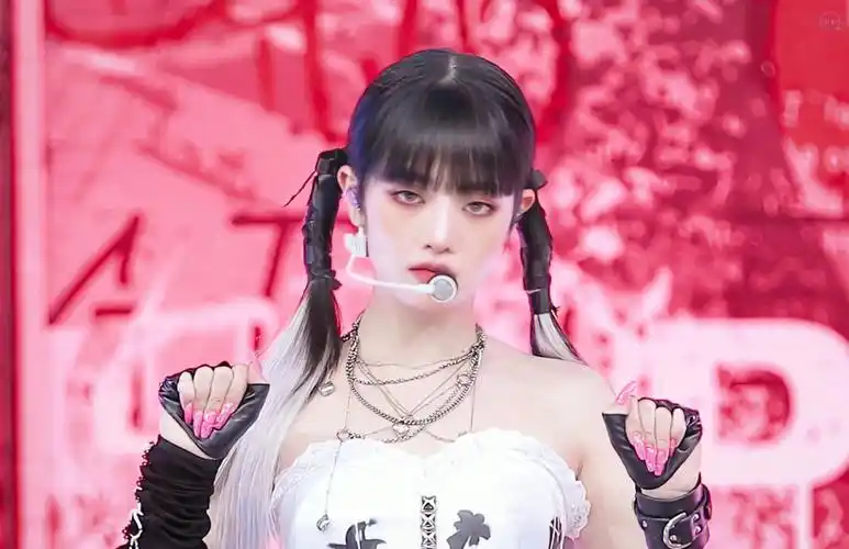 想要小颗粒的电脑壁纸 but一直没有高清的于是自己动手丰衣足食!